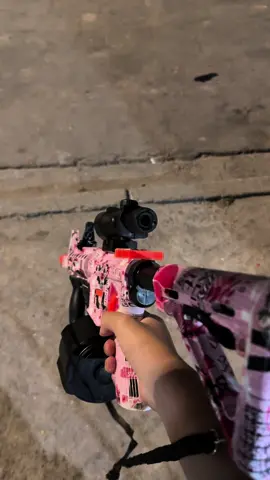 Preparado pra guerra 😁🤩#arminhadegel #armadebrinquedo #brincadeira #trending #foryou #orbeezgun #orbeezblaster #videoviral #fyyyyyyyyyyyyyyyy #comedia #fyp 