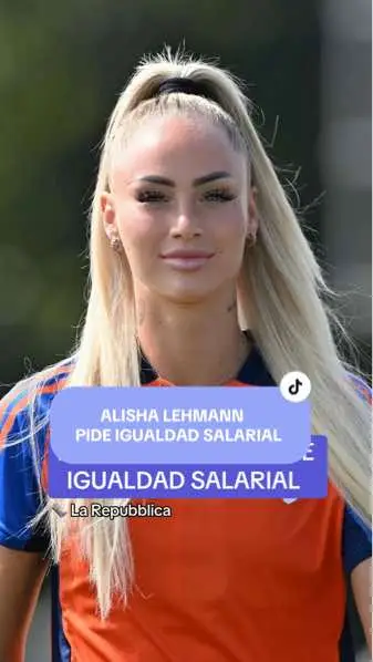 💬 La jugadora de la #Juve, #alishalehmann7 ha pedido igualdad salarial en el #fútbol en una entrvista con #LaRepubblica. #tiktokfootballacademy #footballtiktok #deportesentiktok #TikTokDeportes #futfem #historiadelfutbolfemenino 