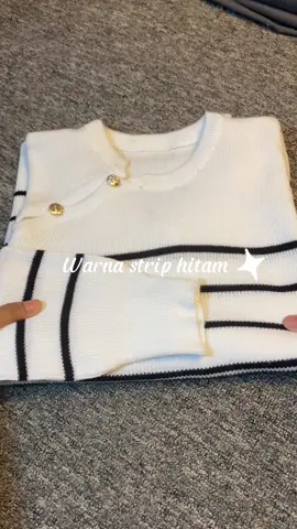 Warna strip hitam 😍#fyp #OOTD #outfit #viraltiktok 