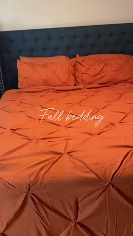 This comforter is perfect for the fall #comforter #comforterset #bed #bedcover #set #bedroomdecor #7piece #bedding #beddingsets #cosbaycomforterset #fallroomdecor 