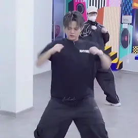 gì nhảy thấy cưng z chòiiii #RHYDER #anhtraisayhi 
