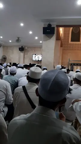 Maulid Tengah Malam Janggalan Kudus 1446H. #maulid #maulidnabimuhamammadsaw #maulidnabi #mtm #maulidtengahmalam #kudus #kudus24jam #ustadzsholehelham #guselhamyogyakarta #gusapank #almunsyidin #ustadznizaraju #santri #santripondok #santriindonesia #jalurbahagia #wajibbahagia #fyp #tiktokviral 