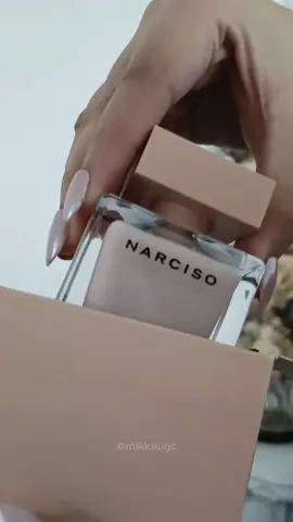 Unboxing the @narcisorodriguezparfums Eau de Parfum Poudrée from the iconic NARCISO collection—a scent that's both classic and contemporary. 💐 Notes: Jasmine, rose, heart of musc, cedarwood. #NARCISO #narcisopoudree #narcisorodriguezparfums #parfum #fragrance #SelfCare #ugc #ugcph #ugcphilippines #ugccreator #ugccontent #contentcreator #ugcjourney #ugcsample #unboxing 