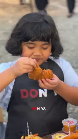 Tiara dengan Ayam Goreng Don Ya-nya 🥳 @KEDAI ACHEY KINTANG KINTUNG @tiaracandy_official #acheydonya #donyahq 