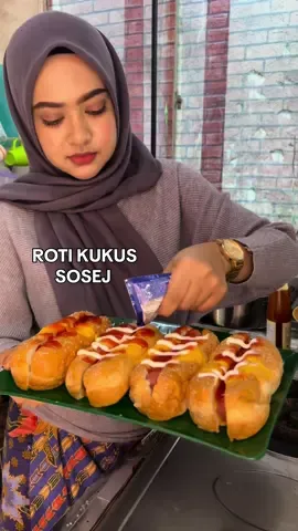 Roti kukus sosej untuk minum petang siap🥰 