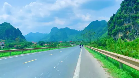 Em ơi, đi trốn với anh… Mình đi đến nơi có biển bạc, núi xanh! #đenvâu #langson #chilang 