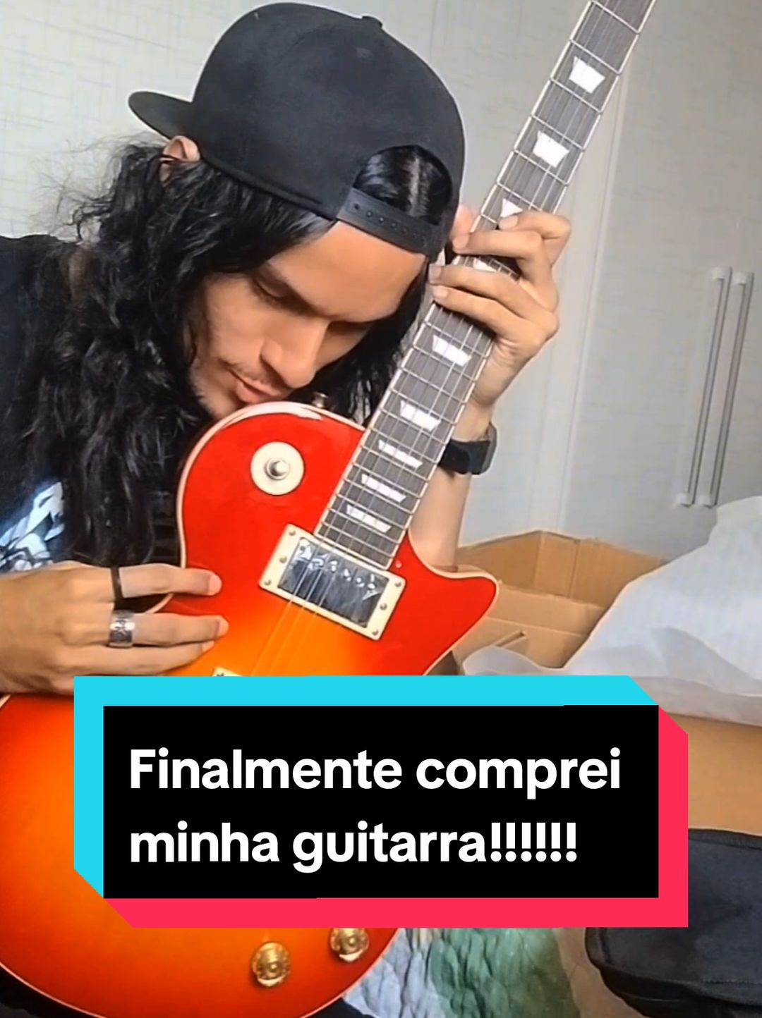 Minha primeira guitarra🤘 #guitar #guitarra #guitartok #rock #metal #metalhead #music #unboxing #review #foryou #fyp 