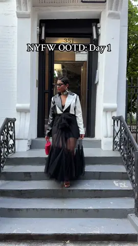 For Day 1 of NYFW, I decided to step out of my color wheel and get into my black and white vibe! How did I do?! #nyfw #nyfw2024 #nyfwstreetstyle #fashiontiktok #blackandwhiteoutfit 