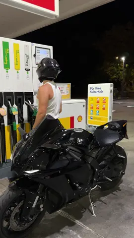 #motorcycle #bikerboy #biker #agv #yamahar1 #nightride #bikelifestyle #wattpad #night #twowheeltherapy 