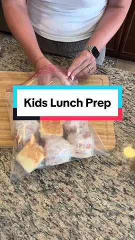 Easy grab and go lunches! #kidslunchideas #lunch #momlife #MomsofTikTok #viral #fyp #kids #schoollunch 