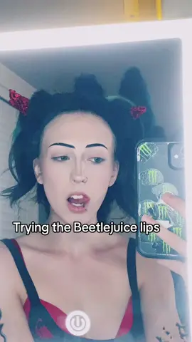 #beetlejuice #halloweenmakeup 
