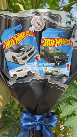 Ramo de Hotwheels,  no lo hagas espectador este 30 de septiembre, alegra su niño interior. 🩵 —————————————————— 🗒️ Has tu pedido con 2-3 dias de anticipación  🚚 Envios a todo el pais 📲: Mas información 69022622 📍Santa Cruz de la Sierra - Bolivia #viral #fyp #parati #enviosnacionales #santacruzdelasierra🇳🇬 #bolivia #Love #cumpleaños #foryoupage #detalles #pareja #hotwheels #original 