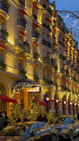 Only 100 days until Christmas 🎄✨ #paris 