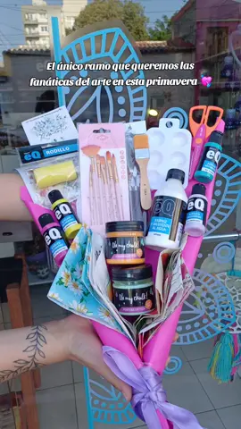 ¿Estamos todas de acuerdo o no? 💖😍✨️ el ramo ideal para las artistas 🌼🌿🌸 #painting #acrilicos #art #pintar #arte #artística #manualidades #ramo #primavera #Spring #artsupplies #artisticaensalta #pinceles #argentina #regaloprimaveraart #regalo 