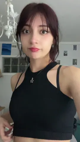 🧍🏻‍♀️