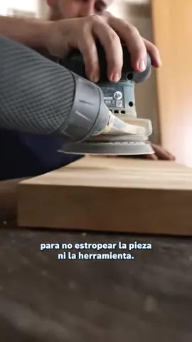 Que NO HACER al lijar madera 🤔 ¿Algún otro consejo? #bosch #boschherramientas #herramientas #lija #tip #consejo #madera #carpinteria #carpintero 