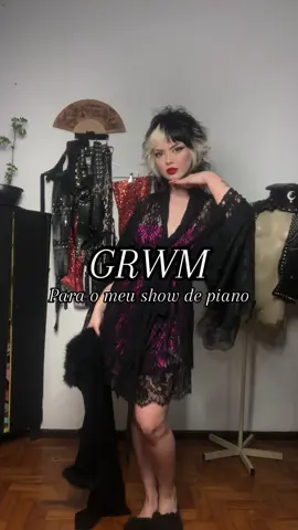 Lookinho que usei esses dias para o meu Piano Show  #fy #fyp #fypage #goth #gothgirl #gothtok 