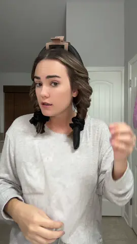 Does anyone else struggle with heatless curls? #heatlesshair #heatlesscurlsovernight #hairtok #teamwork #MomsofTikTok #wowhairproduct 