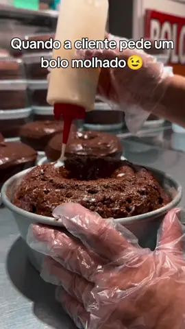 Se você sonha em trabalhar com bolos caseiros e não sabe por onde começar, os bolos caseiros é uma excelente opção para quem deseja iniciar na confeitaria  Na BIO do meu perfil você terá acesso ao meu curso de Bolos Caseiros ministrado pela Chefe Isis Alvarez.  📝Nesse curso você irá aprender: ✅Bolo Dois Amores (Mesclado) ✅Bolo Brownie ✅Bolo de Cenoura ✅Bolo de Chocolate  ✅Bolo de laranja  ✅Bolo de leite ninho  ✅Bolo amanteigado  ✅Bolo cuca ✅Bolo de fubá  ✅Bolo Red Velvet   ➕40 tipos de receitas de massas de bolos 😍Vai aprender as melhores coberturas  ✅Cobertura de Laranja ✅Cobertura de Maracujá ✅Cobertura de Cocada ✅Cobertura de Goiabada ✅Cobertura de Leite Ninho ✅Cobertura de Morango ✅Cobertura de Limão ✅Cobertura de Chocolate ✅Cobertura de Paçoca  ➕40 tipos de receitas de coberturas Para você dar um passo além na confeitaria! Inscreva-se agora mesmo e receba também: ✅11 VÍDEO AULAS EXTRAS QUE PODEM SER ASSISTIDAS EM SUA SMARTV; ✅APOSTILA EXTRA COM 30 RECEITAS DE CASEIRINHOS LUCRATIVOS; ✅APOSTILA EXTRA COM 20 RECEITAS DE CUPCAKES ESSENCIAIS PARA FESTAS; ✅ E-BOOK DE EMPREENDEDORISMO; ✅EBOOK COM TODAS AS RECEITAS; ✅TAGS PARA IMPRIMIR; ✅SUPORTE POR 12 MESES; ✅COMPRA SEGURA COM GARANTIA DE 7 DIAS ou O SEU DINHEIRO DE VOLTA; ✅ PODERÁ ASSISTIR AS VÍDEO; AULAS O HORÁRIO QUE DESEJAR; ✅CERTIFICADO COM SEU NOME APÓS A CONCLUSÃO DAS AULAS; 😱Tudo isso com um valor promocional de 67, 00 reais a vista, mas corre que essa PROMOÇÃO é por tempo limitado!!!!!!!! 🚨Link disponível na BIO do meu perfil  📸Créditos do vídeo: @La Fatiê Bolos Caseiros  #receitas #confeitaria #bolo #bolos #chocolate #viral #viralvideo #shorts #tiktok #bolodechocolate #gourmet #dicas #produção #producer #satisfatorio #trend #rendaextra #empreendedorismo #emprendedorismofeminino #mulher #cursos #dicasdeconfeitaria
