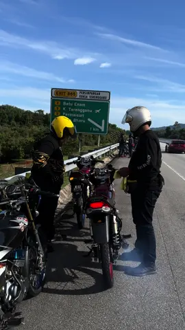 Masih musim dia…Devil  #fyp #fypシ #rxz #rxz_members_official #rxzstilltheboss #crseventysixgarage #masukberanda #terengganu #rxzmembersxelfbar #rxzmalaysia #stadiumgongbadak #2024 #ganu 