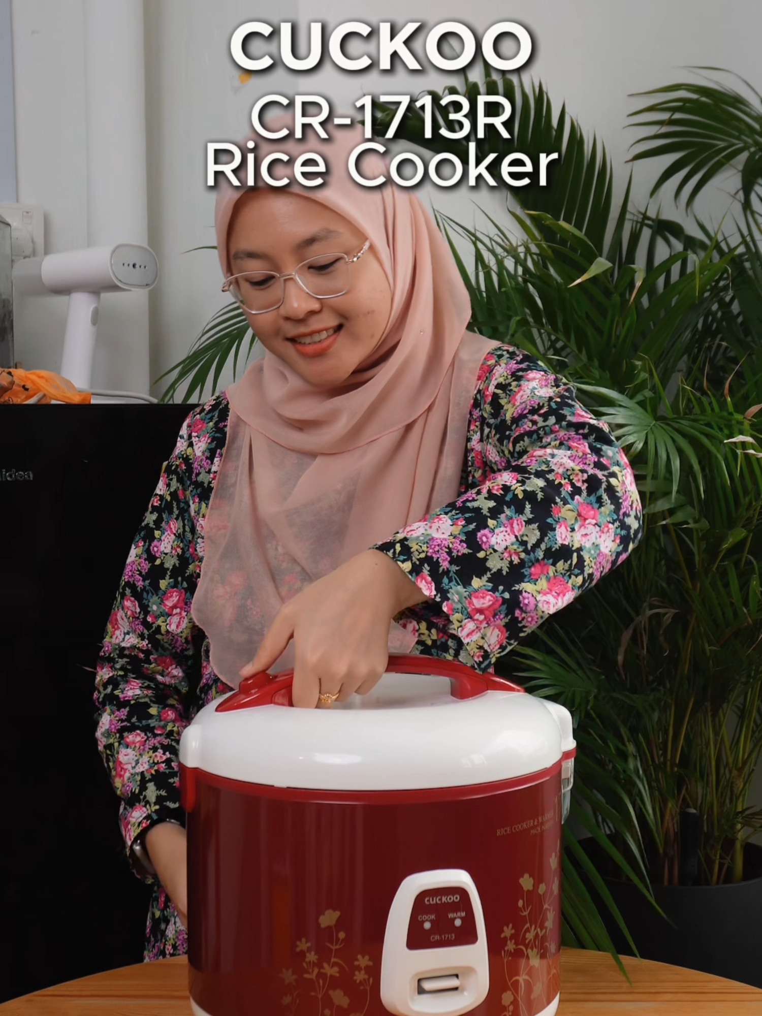 🍚 Unboxing the Cuckoo CR1713R Rice Cooker! 😍 From its sleek look to its smart cooking features, this cooker is about to level up your kitchen game! Watch as we check out what’s inside! #cuckoomalaysia #ricecooker #periuknasi #nonstickpots#CuckooCR1713R #Unboxing #KitchenEssentials #PerfectRiceEveryTime