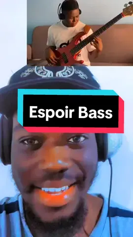 vidéo originale par @Espoir bass officiel .un bon bassiste qui nous vient du Togo, à féliciter. #musicien #musician #bassist #batteur #pianist #guitarist 