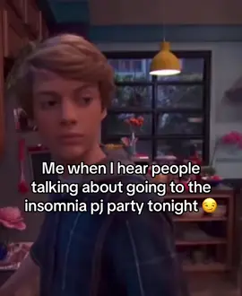 If you love @insomniacookies then you will love them even more when you get free cookies tonight 🤭🤭  Join the insomnia rewards account (link in bio) today show up in your pjs and get a free classic cookie starring at 8 pm!! First 25 ppl in line will also win some amazing swag !! #insomnia #insomniacookies #ad #insomniapjparty #insomniacookies #insomniacampusinsider 