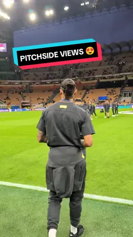 Tunnel ➡️ Pitchside 😍 #lfc #ucl 