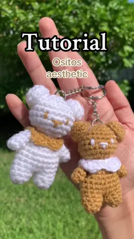 Parte 1✨🧸  Materiales: -Lana acrílica de dos colores  -Aguja de 2.0mm -Tijeras  -Relleno  Abreviaciones: -pb punto bajo  -pd punto deslizado  -cad cadenas  -pA punto alto  #cosasacrochet #emprendimientos #llaverosacrochet #lanas #estambres #hilos #hechoamano #amigurumis #Viral #crochetera #crochettiktok #crochet #fyp #miniamigurumis #ideasacrochet #ideasamigurumis #tutorial #tutorialdecrochet