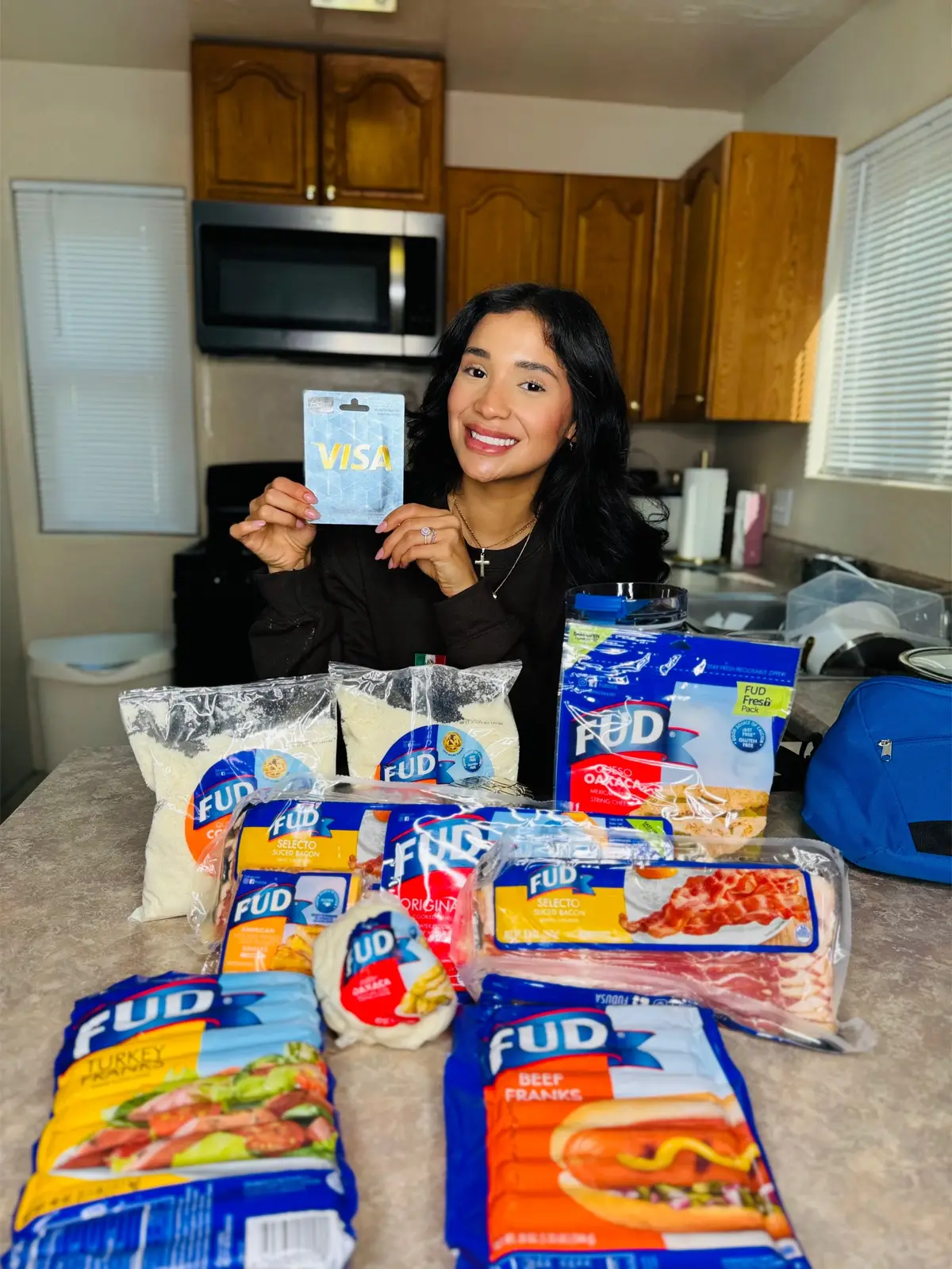 GIVEAWAY 💙 con @fud_usa por el Hispanic Heritage Month 🙌🏽 PARA GANARTE UNA TARJETA CON $250 dólares y una hielera con productos fud 💙 Aquí están los pasos para participar  1. Me tienes que seguir a mi y también seguir a @fudusa  2. Para participar tienes que compartir tu platillo latino favorito y etiquetar a dos amigo SUERTE PARA TODOS EL SORTEO SOLAMENTE ES DENTRO DE ESTADOS UNIDOS 💙 *NO PURCHASE NECESSARY. Open to legal residents of the 50 U.S./D.C. (except Alaska, Hawaii, Maine, Rhode Island, and Florida), who are 18 years of age or older. Void where prohibited. Campaign starts 09/16/2024 and ends 10/11/2024. Odds depend on the number of entries received. Sponsored by Bar-S Foods Co., 18700 N. Hayden Road, Suite 545, Scottsdale, Arizona, 85255. See complete Official Rules for details. Visit http://fudusa.com/HispanicHeritageMonth for official rules.