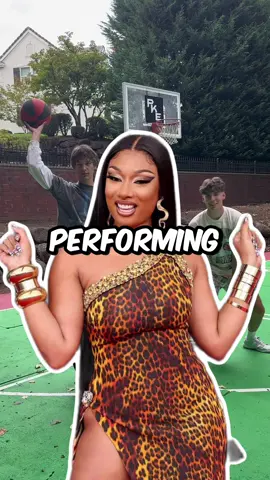 Why Is THIS Artist Performing At The Super Bowl? 😭🫵🎤 #thepkecompany #zeconmanartstickerpack #sportstrivia #nbatrivia #kendricklamar #lilwayne #travisscott #playboicarti 