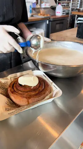 VIRAL TEXAS-SIZED CINNAMON ROLLS AT RICHTER BAKHAUS (BOERNE) • #texas #boerne #thingstodointexas #viral #cinnamonroll #baking #texas travel #austin #borne #kendall #VIRAL #richterbakhaus 