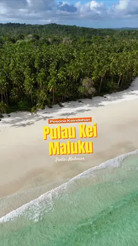 Jika ingin mencari Deretan Pantai Terindah di setiap sudutnya, pergilah ke pulau Kei dan sekitarnya. Ada banyak sekali pantai indah di Kepulauan Kei Maluku Tenggara yang bisa kalian datangi. Tak hanya bentangan pasirnya yang panjang namun juga pasirnya yang putih dan halus serta ombak yang tenang menjadikan pantai-pantai di Kei adalah pilihan terbaik buat wisata pantai. Jadi Kapan kamu kesini? #Pantai #kei #tual #langgur #kotalanggur #kotatual #malukutenggara #maluku #visitkei #visitmaluku #pantaimetro #pantaimadwaer #traveling #backpacker 