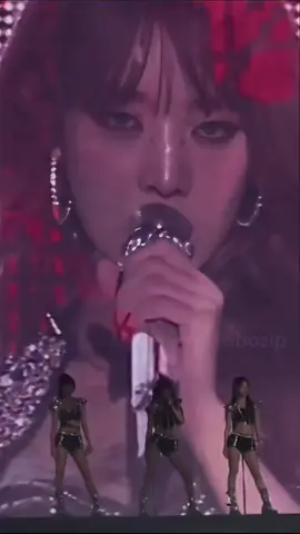 Minnie on the big screen >>>>> #minnie #gidle 