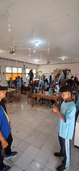 anak nya sangat baik bangett #trendkelas #wawancarakelas #kelasrusuh #smansa #masukberanda #moots? #fyppppppppppppppppppppppp 