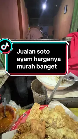 Soto ayam tradisional jaulan masih pakai pikulan harganya juga sangat murah lokasi tidak jauh dari alun alun ponorogo #fyp #indonesiafood #kulinerviral #Foodie #kulineranjawa #makanenak #kulinerponorogo 