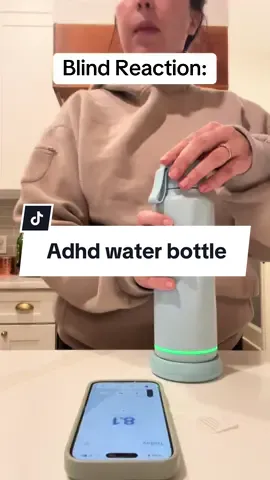 I always forget to drink enough water. Now I have something that reminds me #hydration #smartwaterbottle #MomsofTikTok #adhdtiktok #adhdinwomen #adhdprobs #hydrationtips #blackfriday #falldeals 