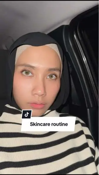 Skincare ni dah macam makanan harian Nelly. Kalau tinggal mmg akan rasa tak selesa rasa kotor nya muka. Nak cantik nak skin sihat memang kena invest sikit dekat skincare. Dia bukan pakai sebulan dua terus jadi cantik. Memang kena konsisten and jaga pemakanan. Kurang kan pengambilan gula berlebihan dan yang paling penting pilih lah skincare yang betul2 berkualiti dan selamat. Alhamdulillah 7 tahun dah dgn AINAA. Ada yg masih struggle nak dapat skin mcm Nelly? Comment lah apa masalah awak? #acnejourney #ainaabeauty #tipsskincareroutine #skincareroutine 