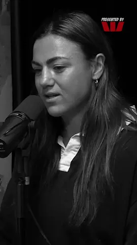 Said it before and we’ll say it again…we will never ever get over these Keeley stories 😂 #fyp #foryoupage #nrlw #rugbyleague #nrl 