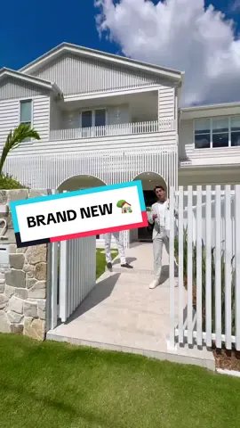 Would you pay $3M? This is 52 Power St, Wavell Heights  5 Bed 3 Bath 2 Car 544m2 #brisbaneagent #brisbane #bneagnt 
