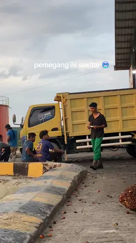 ngewri 🫣@Mr.liu @Yusman_arianto86 @kasut_jopang⚡ @HabibTarigan @Danangkancil📌 @Inisiyal F 😇 #fyp #xyzbca #sawitriau 