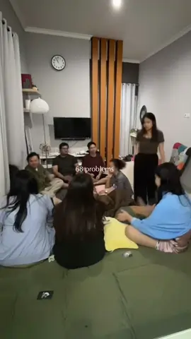 jarang bgt ngumpul, sekalinya ketemu semua hal diceritain smpe gainget waktu, gaada drama ato baperan & bner2 saling inisiatif bantu satu sm lain, beruntung bgt bisa kenal sama mereka🥺🫶🫶 #friends #bestfriend #deeptalk #trends #fypシ゚ #fyppp 