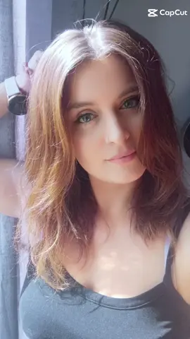 Oulala les fourches 🤣  Ce filtre tombe bien vu que j'ai une couleur inconnu en ce moment 😅 Perso sinon j'ai toujours fait brune. #hairstyle#filtrecouleur#cheveux#capcutedit#pourtoi#GamerGirl#fypシ゚viral 