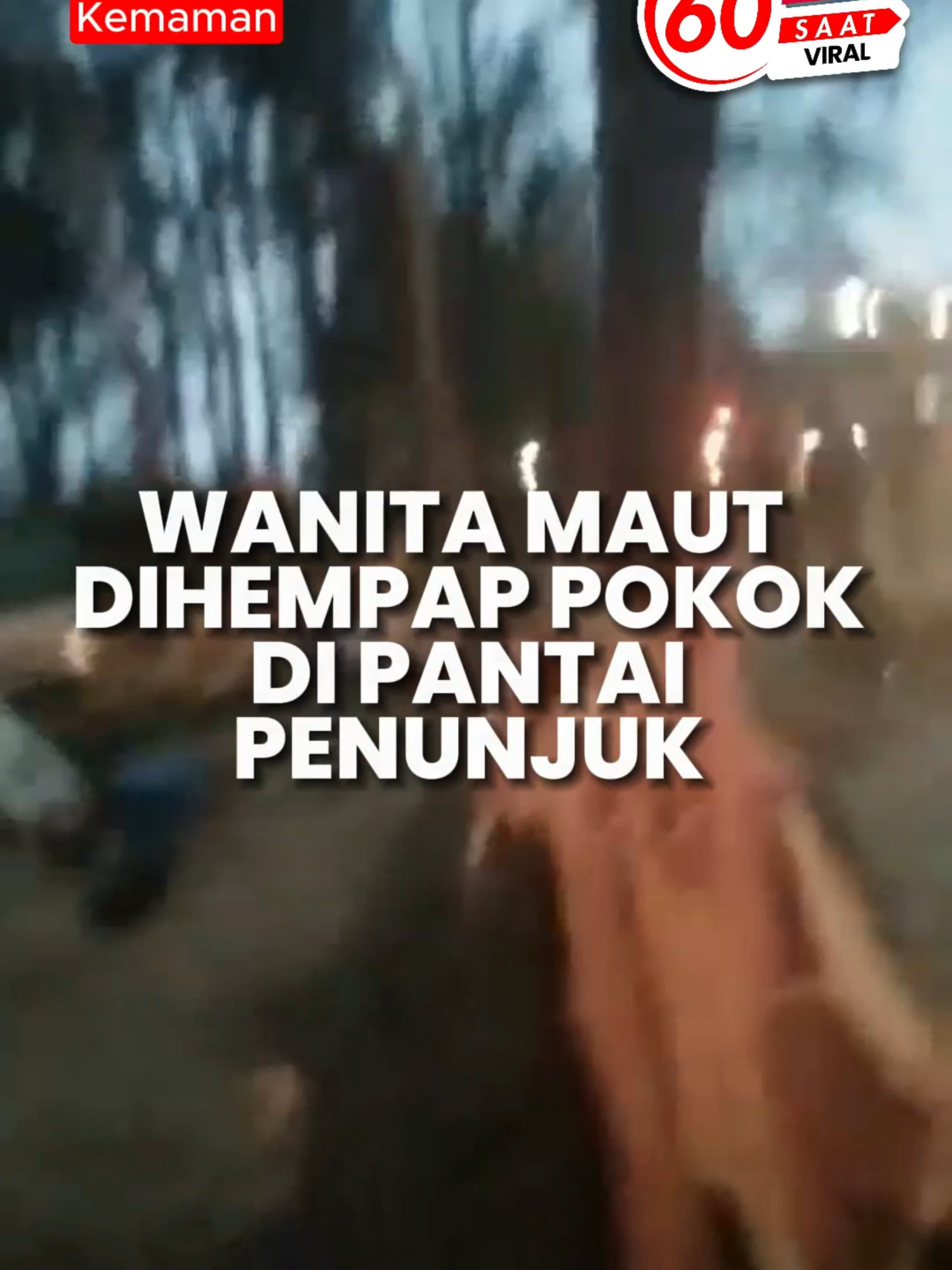 Seorang wanita maut dihempap pokok ketika hujan lebat dalam kejadian di Pantai Penunjuk, Kijal di sini pada petang Rabu. Ketua Polis Daerah Kemaman, Superintenden Hanyan Ramlan berkata, insiden tersebut berlaku sekitar jam 6.15 petang ketika mangsa, Saleha Ashaari, 49, yang juga seorang peniaga berada di kawasan tersebut sewaktu cuaca buruk melanda. Menurutnya, mangsa yang beralamat di Kampung Titian Berayun Kijal di sini disahkan meninggal dunia di lokasi kejadian akibat kecederaan pada bahagian kepala. #SinarHarian #SinarTerkini #PokokTumbang #MeninggalDunia #Bomba #Siasatan #Forensik