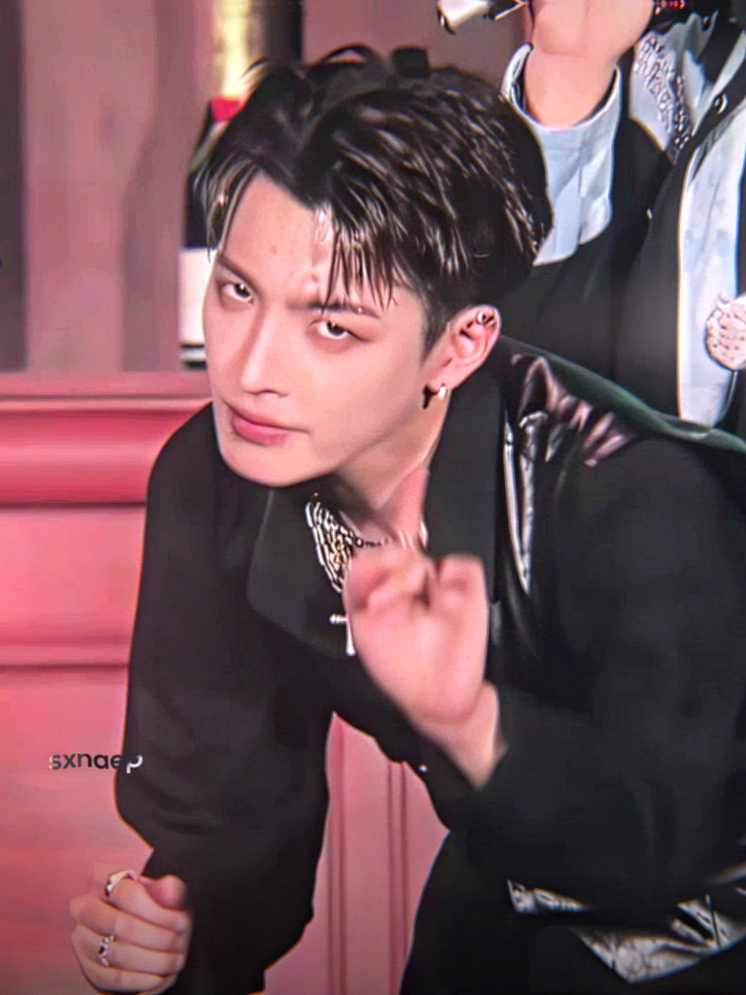 he is sooo damn attractive 😣🙇🏻‍♀️ #ateez_official_ #ateez #hongjoong #kimhongjoong #ateezedit #hongjoongedit #kpopedit #fypツ #viral ac; cnfysaudios