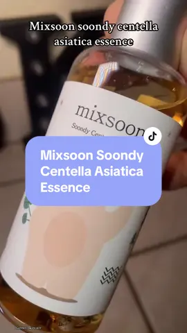 Have y’all tried this @mixsoon Centella Asiatica Essence. The texture is so lightweight that it absorbs quickly without feeling sticky #mixsoon #centella #kbeauty #koreanskincare #damagedskinbarrier #skincareroutine #skincare #sensitiveskin #acneproneskine #foryou #viralskincare #fypp 