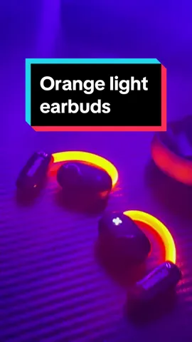 There is a NEW flashing earbud ! #earbuds #headphones #miniso #earphones #tiktokshopdeal 😎🤩#TreasureFinds #SuperBrandDay #buttawithNYXCosmetics #tiktokshpbacktoschool #headphones #earbuds #earbudswireless #earbudsviral #headphonechallenge #headphones🎧 #TikTokMadeMeBuyIt #airpods #unboxing #wirelessearbuds #headphonesrecommended #touchscreen #minisom99 #halloween 
