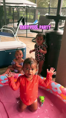 If you want to have a pool party clap your hands! 👏 #pool #fall #baby #toddlersoftiktok #momlife #mom #cousins 