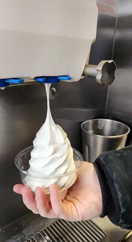 Vanilla in a cup #softserve #icecream #softserveicecream #joesdairybar #joesdairybarandgrill #yum #cup #vanilla 