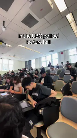 Just a random vlog i decided to take #fyp #ubc #lecture #university #ubcvancouver #college #vancouver 